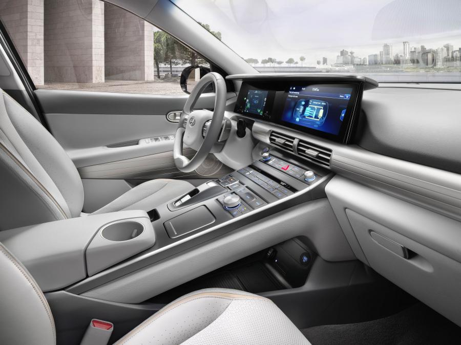 Интерьер Hyundai NEXO 2018 года  (WW) (фото 24 из 41)